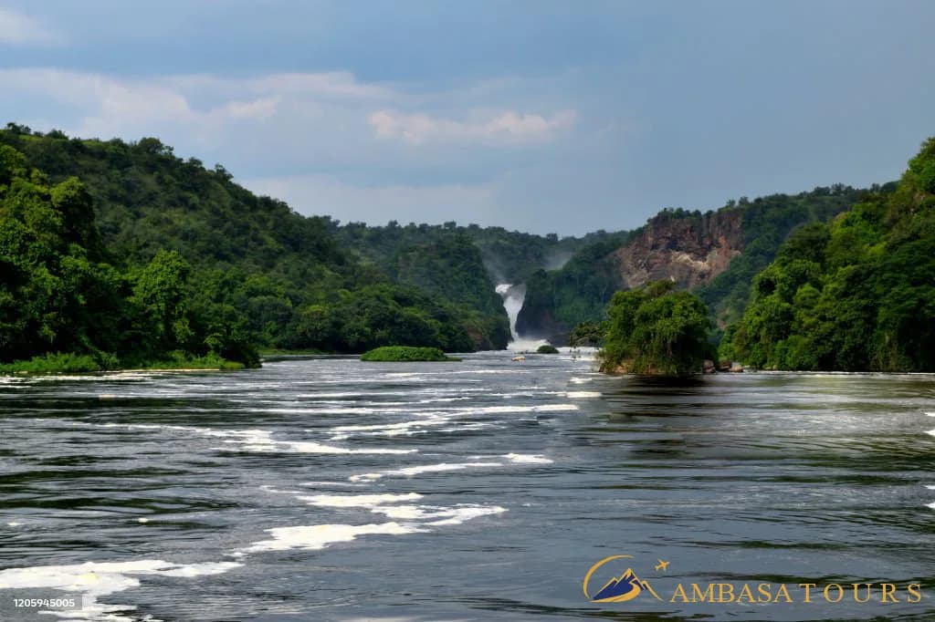 Uganda attractions: River sources, waterfalls, mountains, lakes, the Equator, Kampala, and culinary discovery.